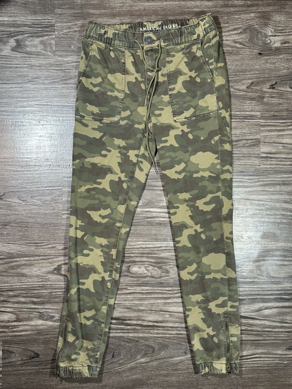 AMERICAN EAGLE Green Camo Zipper Ankle  Stretch Joggers 4